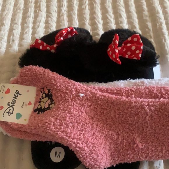 Brand new Disney socks & slippers size Medium - Picture 9 of 9